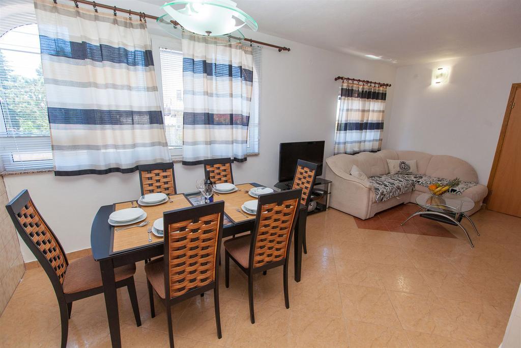 Apartments Loncar Jadranovo Pokój zdjęcie