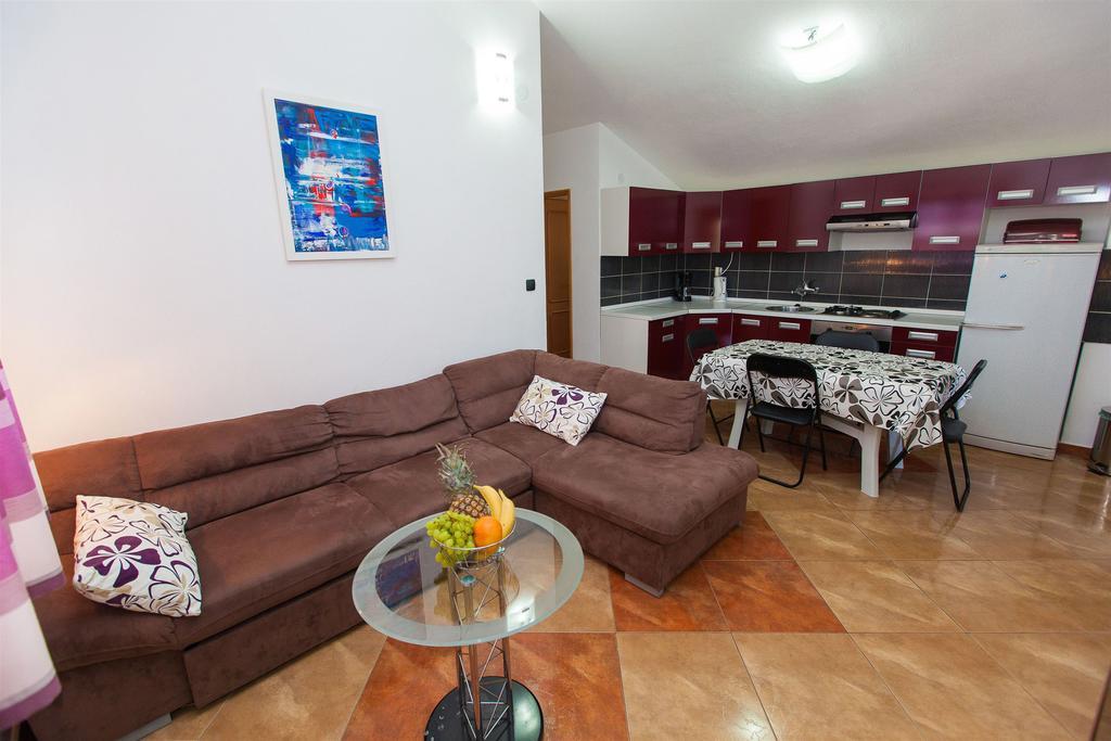 Apartments Loncar Jadranovo Pokój zdjęcie